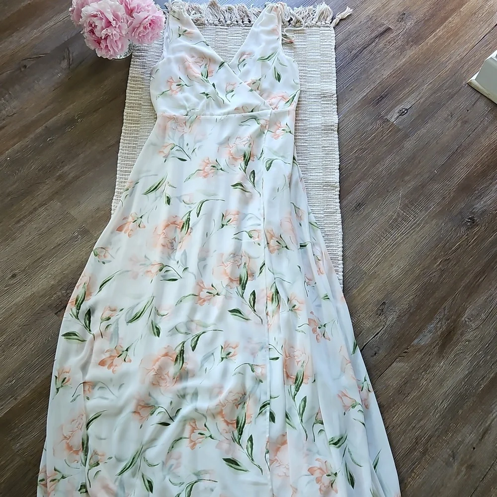 Lulus White Floral Maxi Size L - Picture 2 of 8